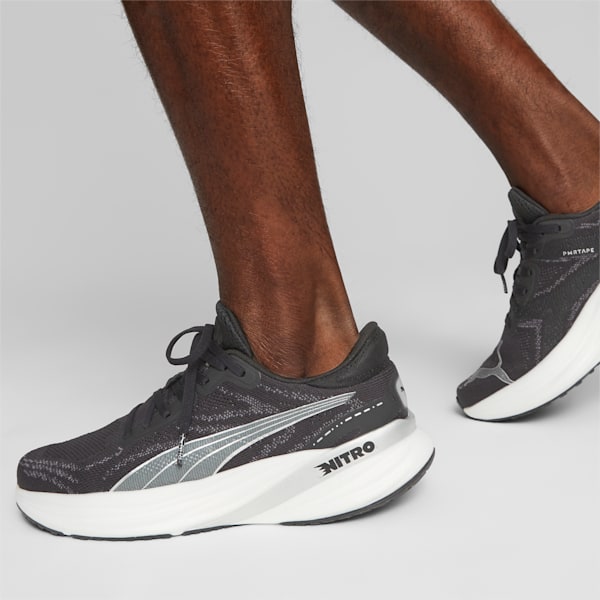 Tenis de correr Magnify NITRO 2 para hombre, PUMA Black-PUMA White-PUMA Silver, extralarge